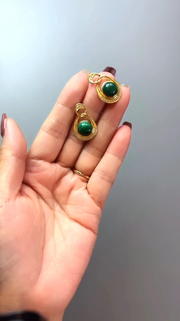 【闪购商品】孔雀石耳饰银S925镶嵌孔雀石耳饰一对