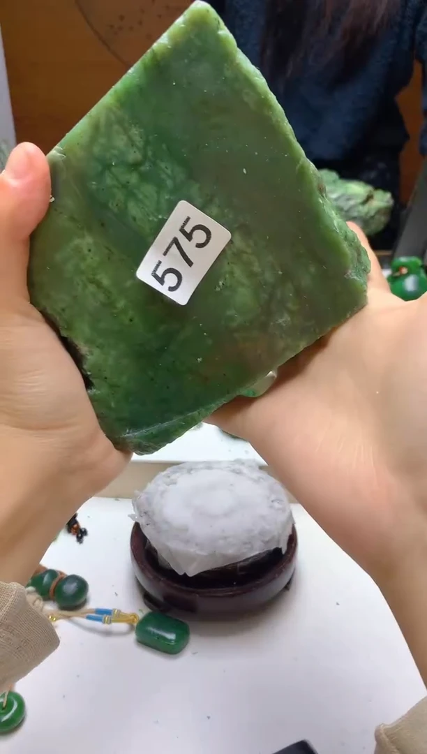 未镶嵌和田玉（碧玉）珠宝半成品0