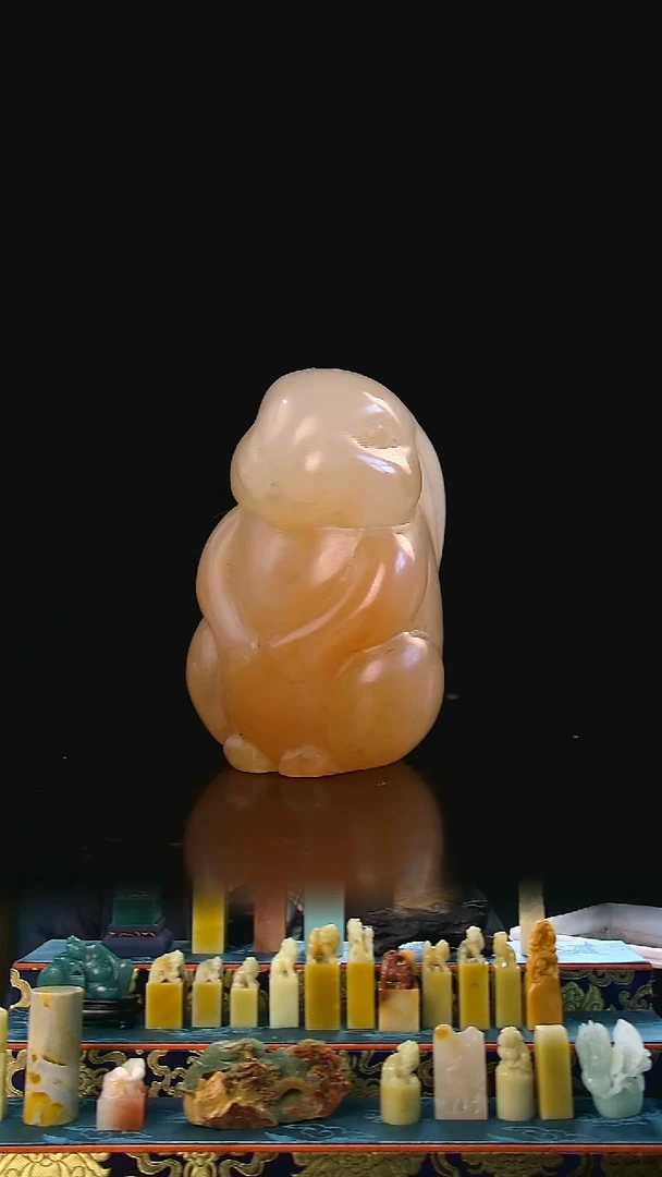 老挝石桃花冻生肖兔摆件1.2*1.5*3.5