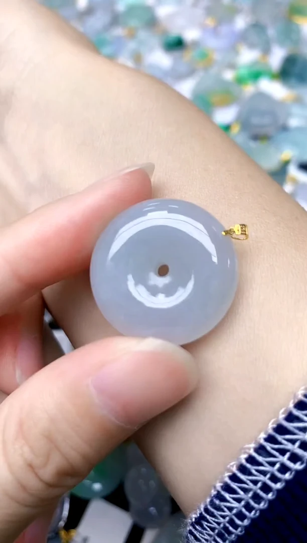 颈饰18K金镶嵌翡翠天然A货翡翠