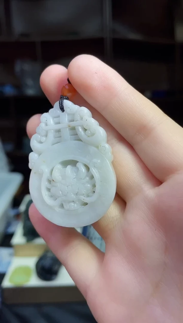 和田玉未镶嵌颈饰1