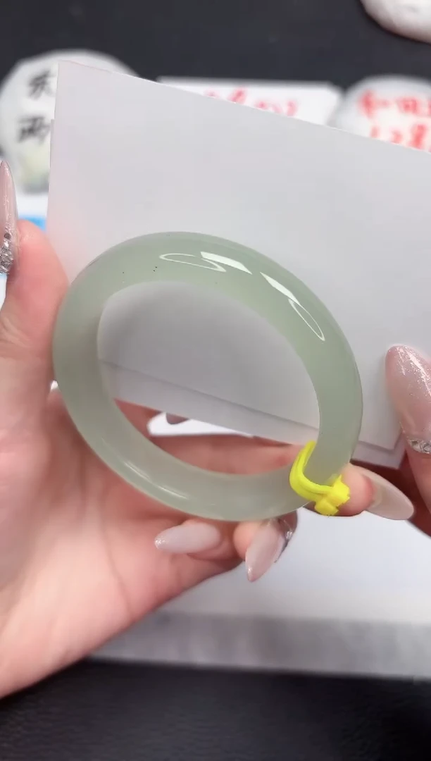 【闪购商品】石英质玉手镯未镶嵌103-54.6