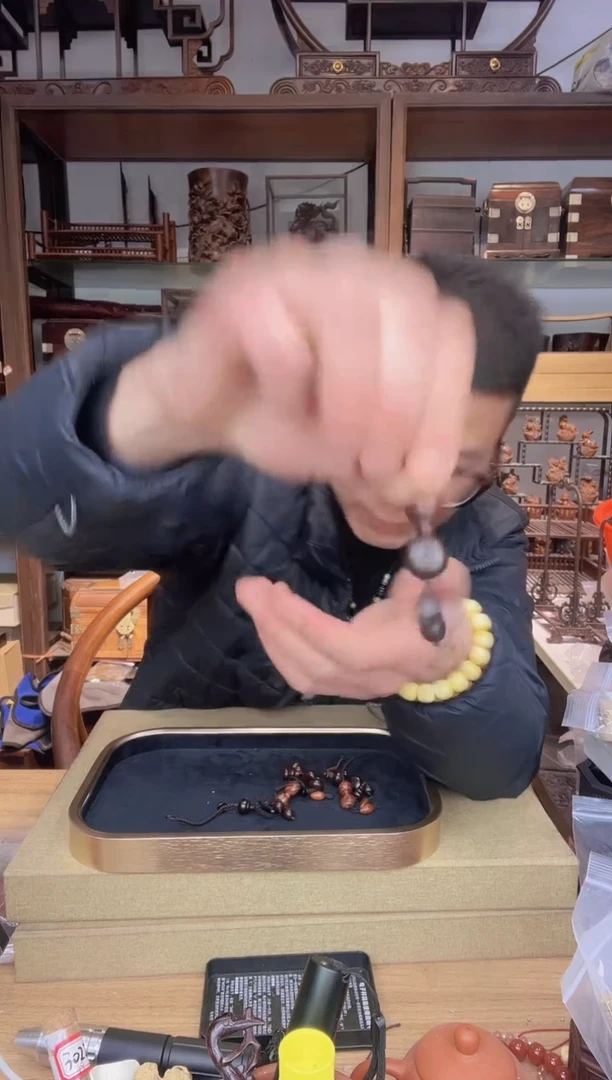 【闪购商品】乌木类书架728海黄钥匙扣挂件