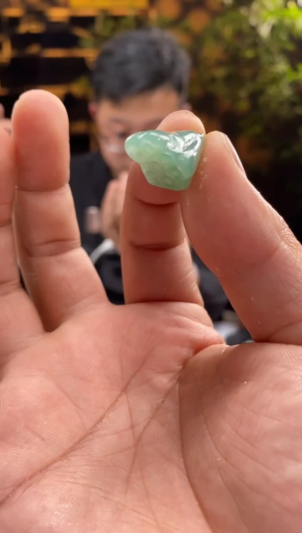 【闪购商品】翡翠吊坠(不含链)未镶嵌50118号天然翡翠a货莲蓬