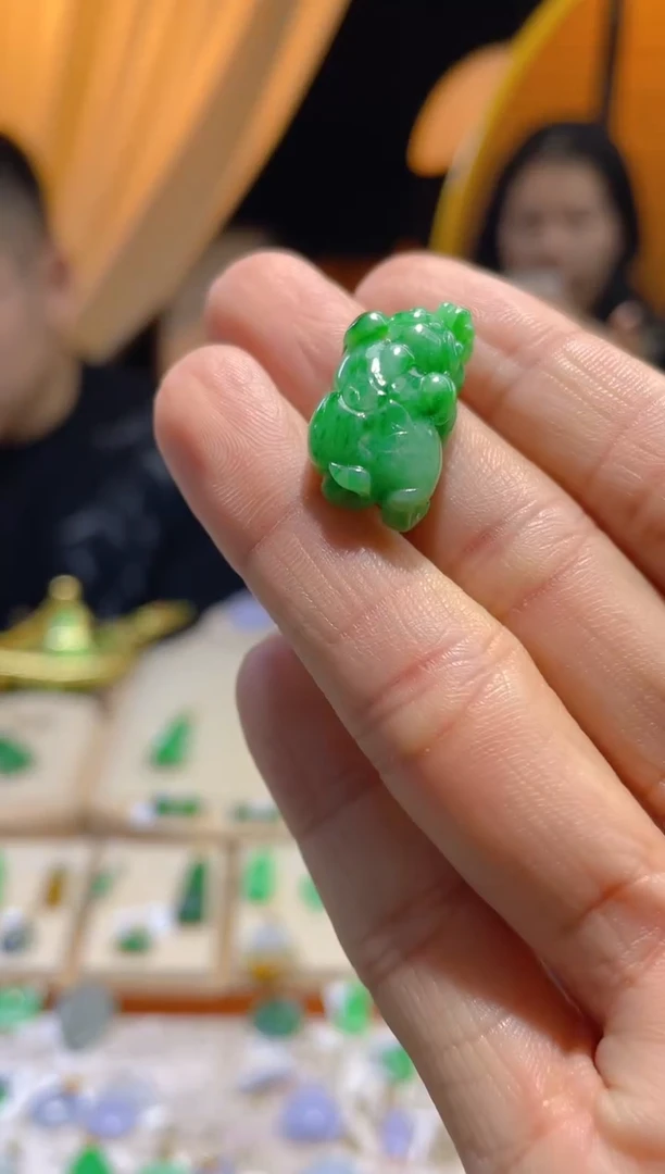【闪购商品】翡翠颈饰未镶嵌假一赔三