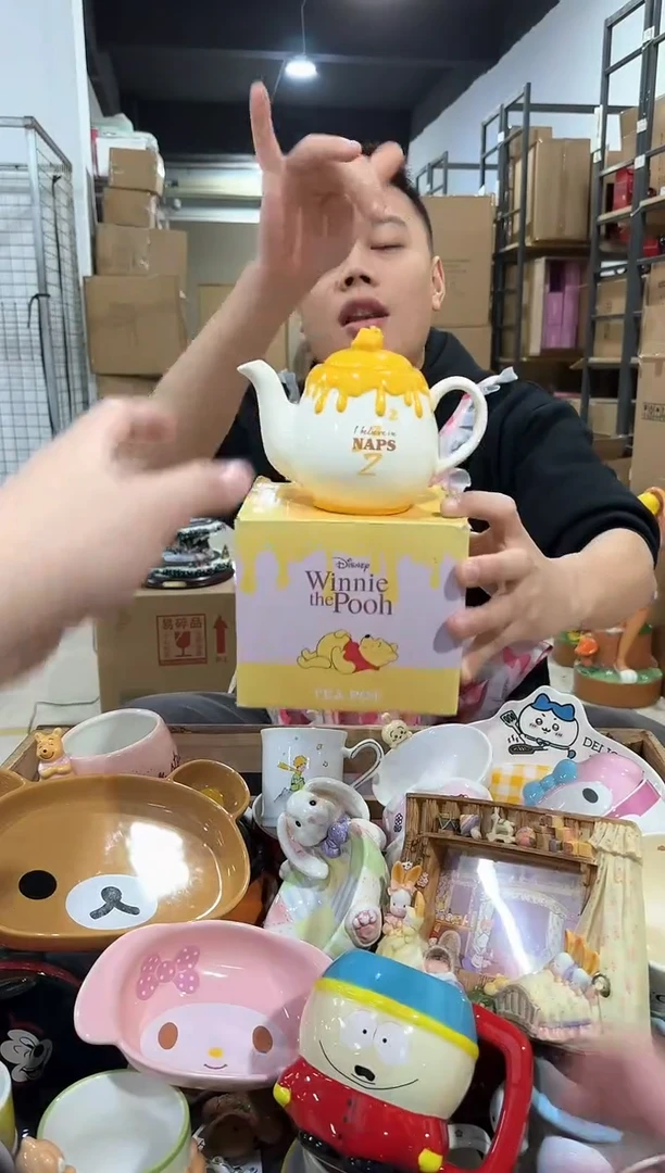 瓷片原盒维尼蜂蜜茶壶