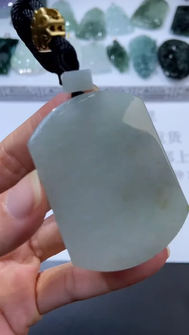 未镶嵌挂件翡翠374208   多人  多样性发一件