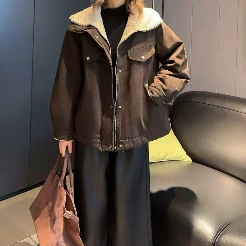 彩序坊   秋冬翻领复古洋气保暖外套5198