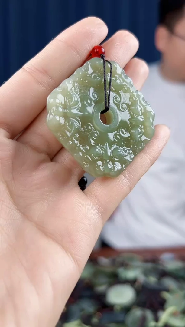 未镶嵌和田玉挂件拍一发一，