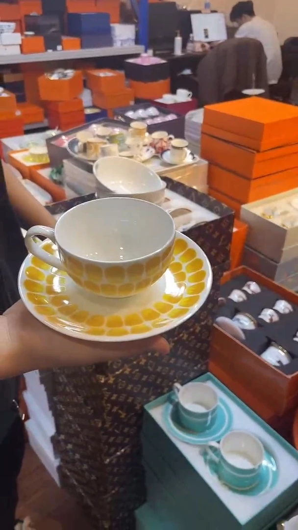 杯鸿辉家品牌瓷器，京东包邮！