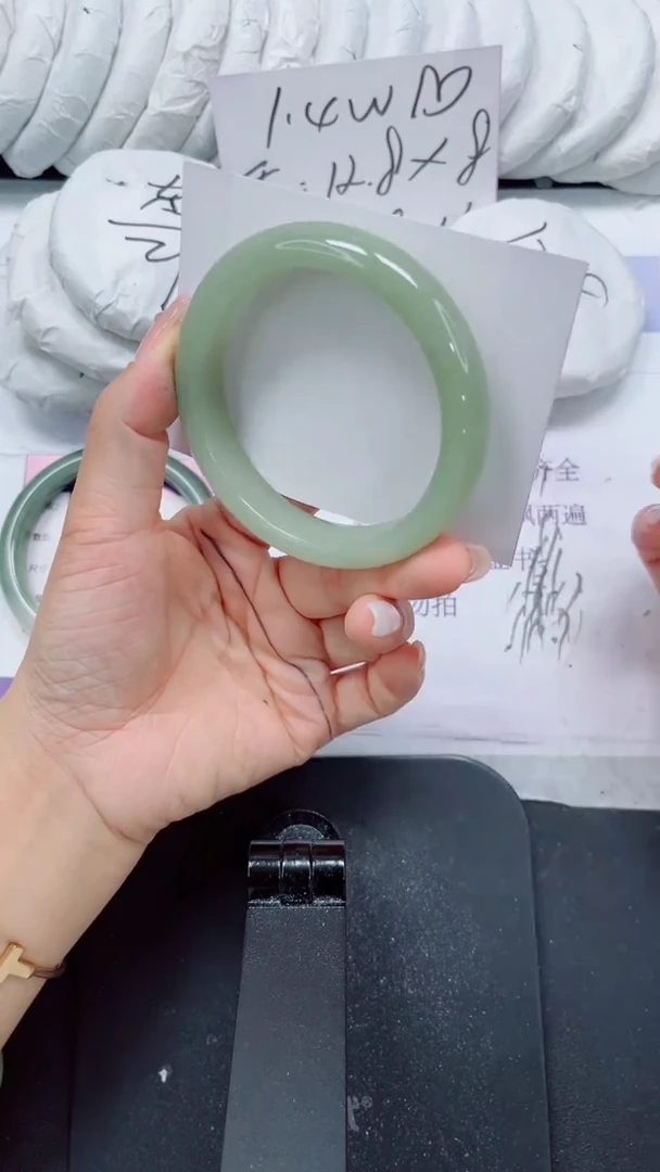 未镶嵌手镯石英质玉173-60