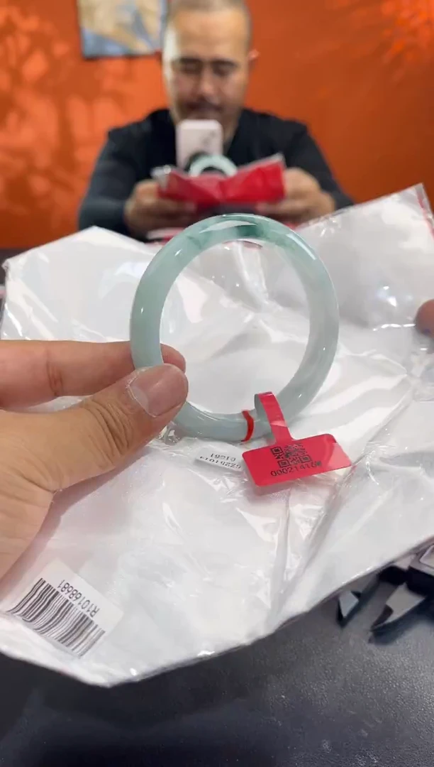 未镶嵌手镯翡翠3