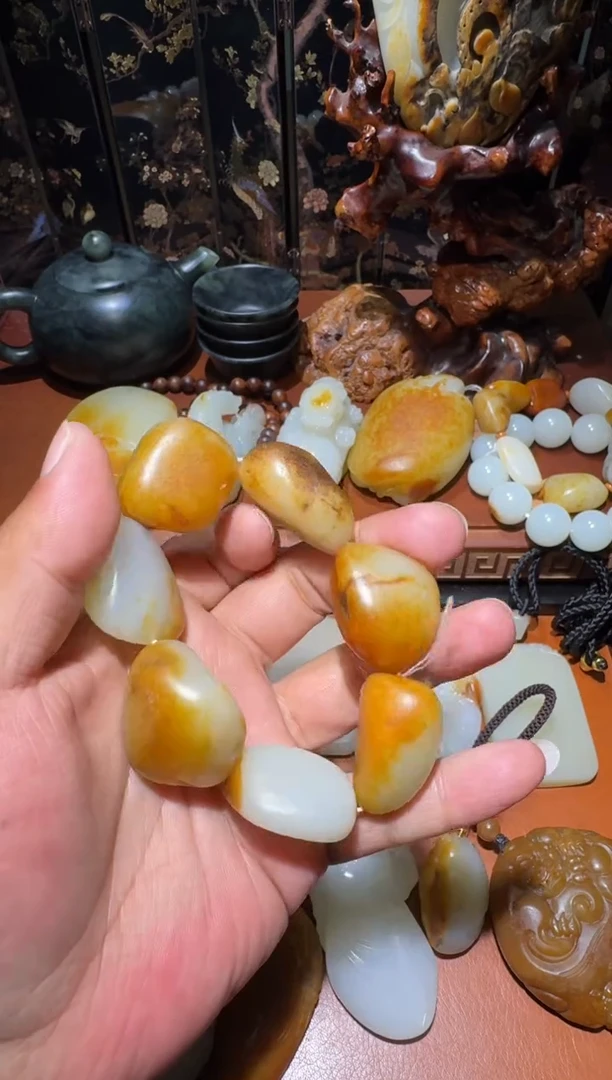 颈饰未镶嵌和田玉手串