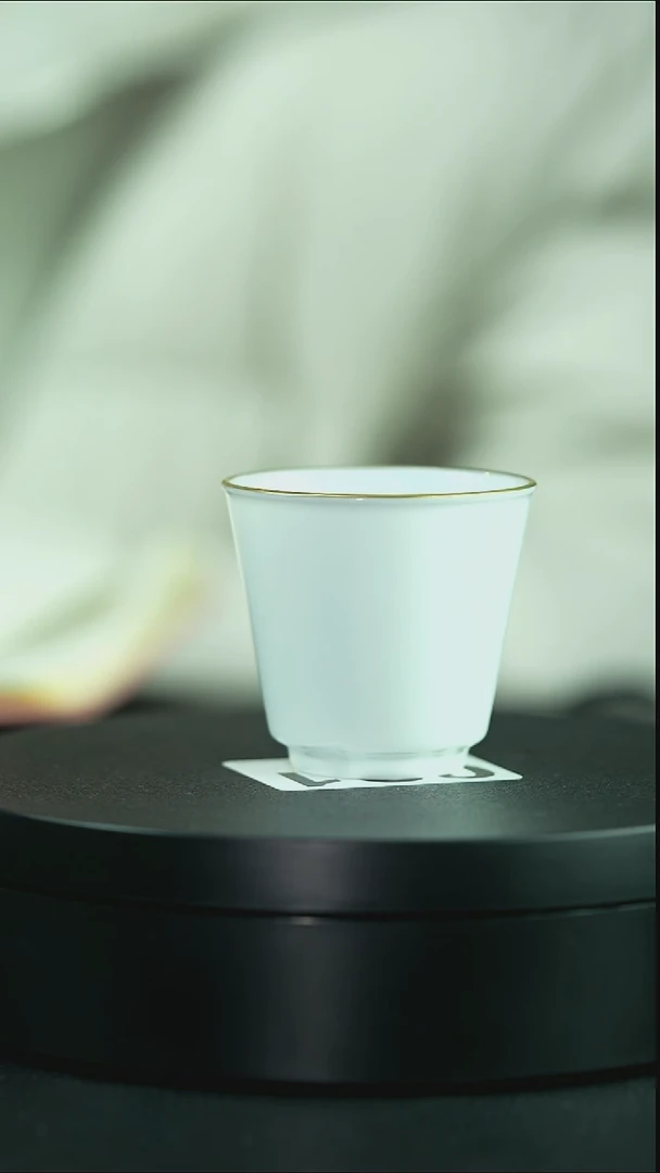 庐陵昱西四篆篆款甜白杯（1号）