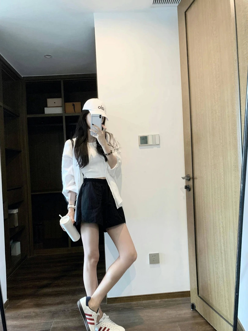 【泽西密码】法式白色长袖衬衫防晒百搭黑色短裤简约气质背心三件套