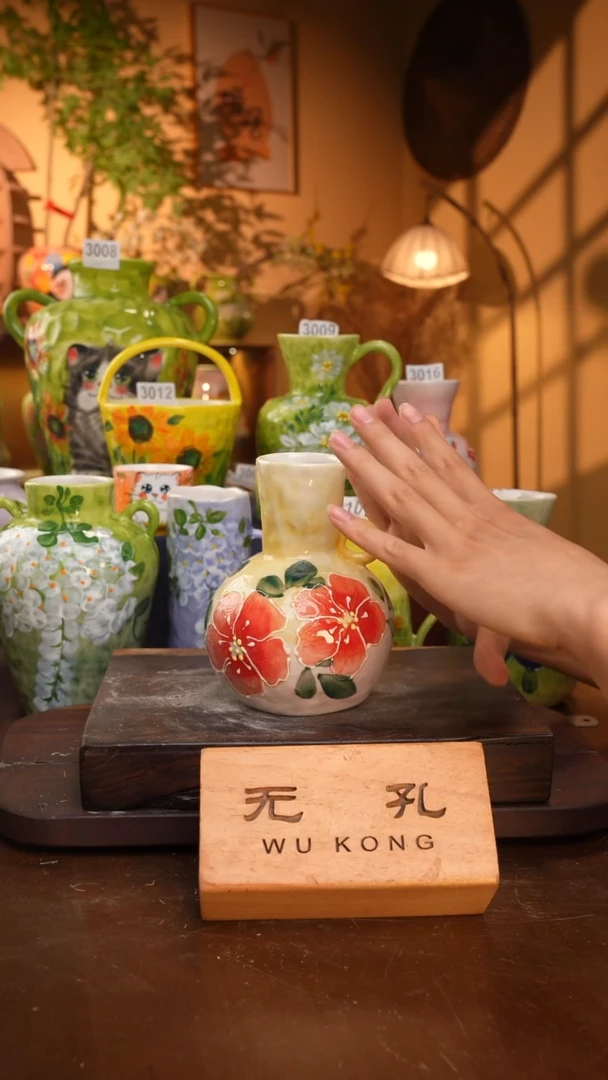 摆件5-19口径7高度17 1-2误差手工手绘有些许色差 完美慎拍