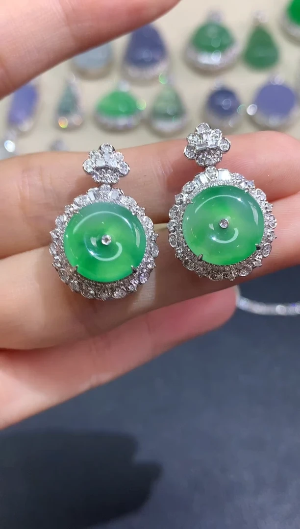 吊坠(不含链)18K金镶嵌翡翠吊坠(不含链)|13800多样性发其一