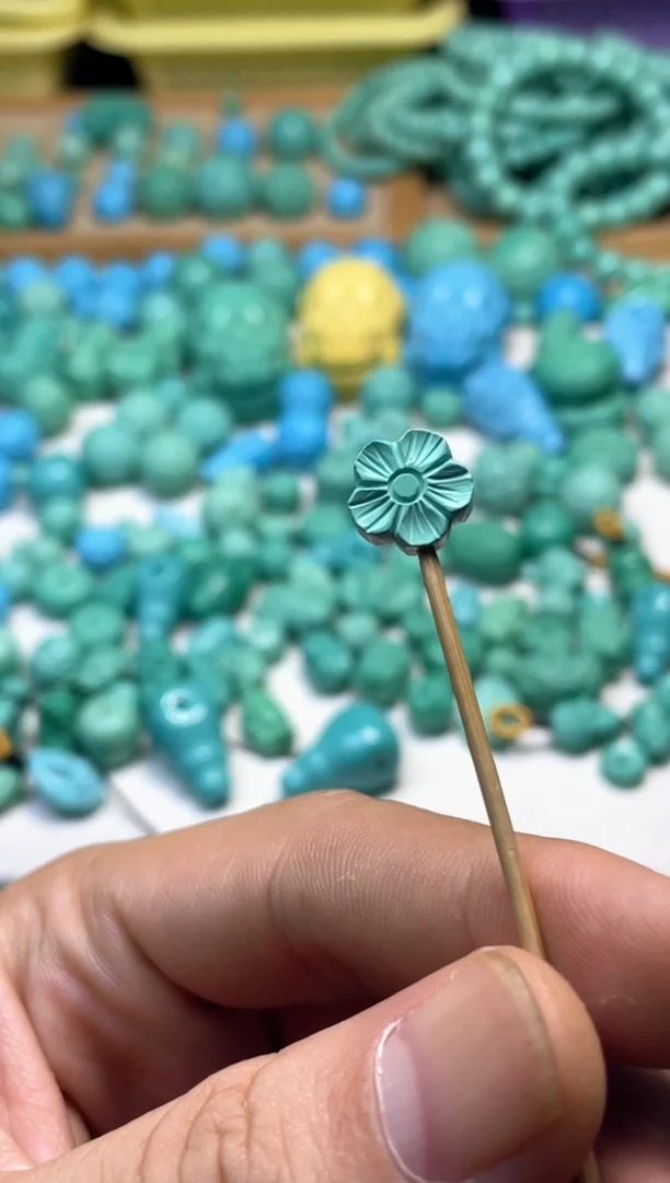 无非金属绿色小花背云