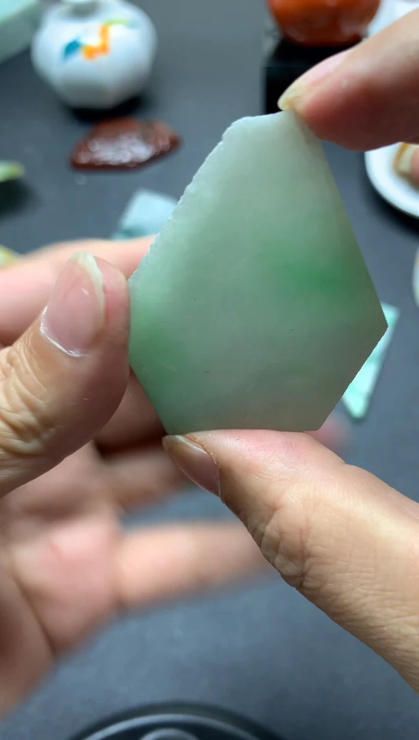 【闪购商品】翡翠颈饰未镶嵌天然翡翠A货