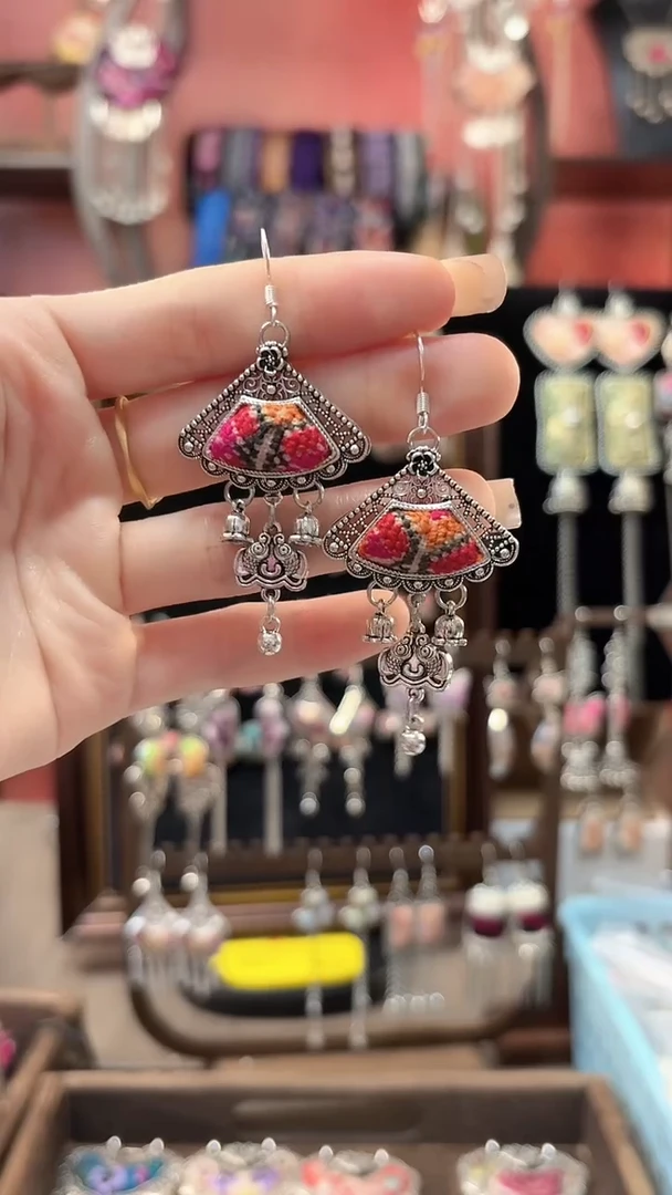 织绣 云织谣民族风精美饰品   178