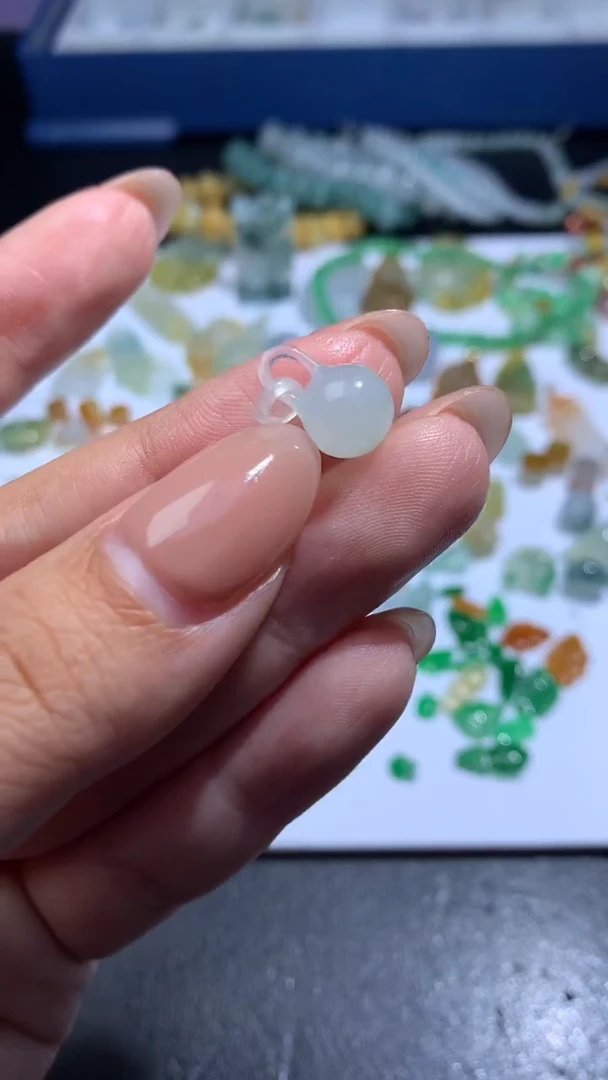 未镶嵌定制翡翠毛货