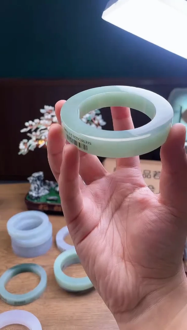 【闪购商品】定制翡翠手镯未镶嵌定制