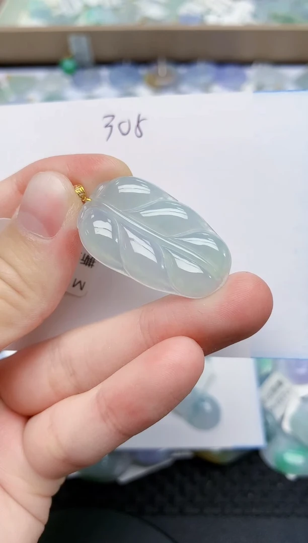 翡翠18K金镶嵌颈饰天然翡翠A货