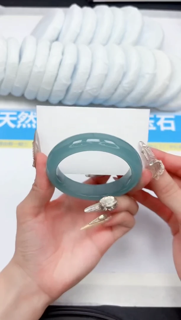 未镶嵌手镯石英质玉172-55.4