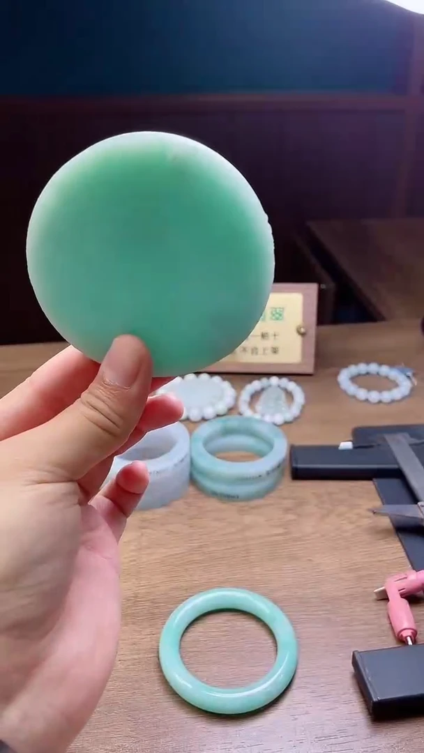 未镶嵌手镯定制翡翠?****?定制