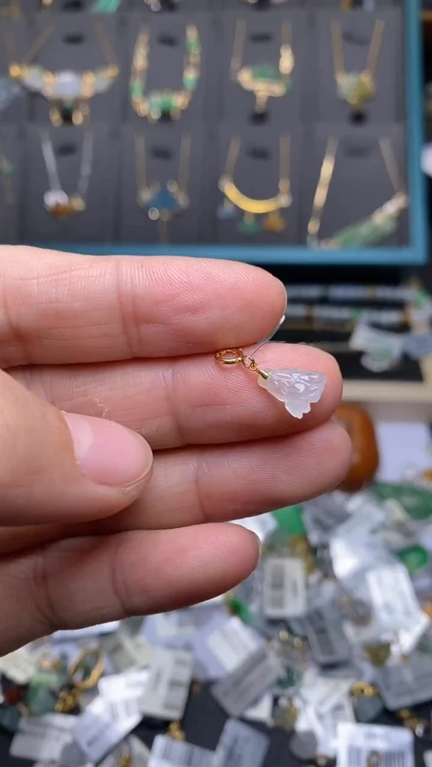 颈饰18K金镶嵌翡翠净货36977