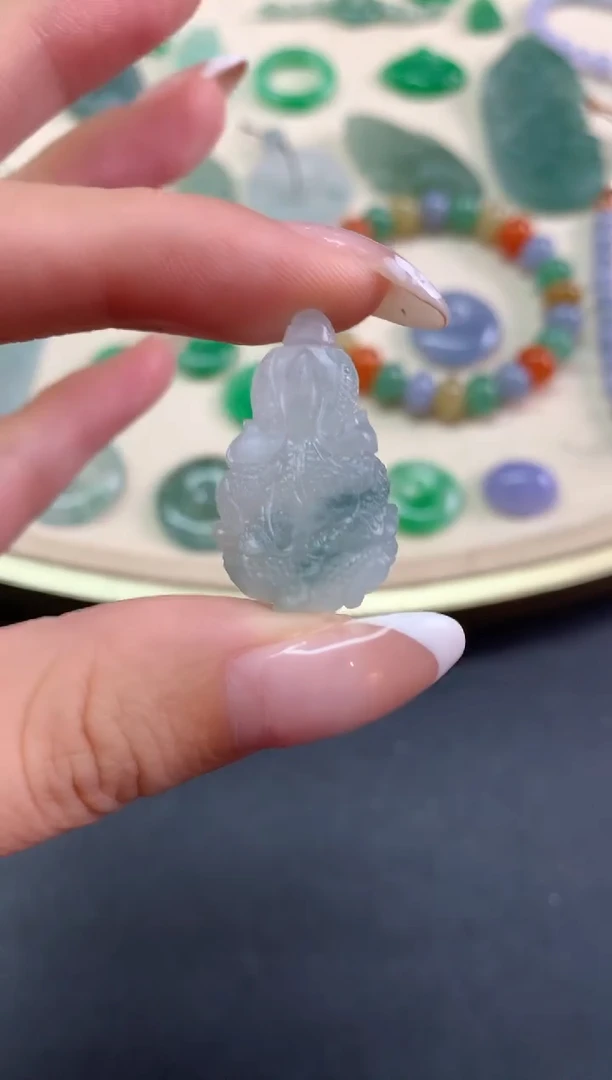 未镶嵌定制翡翠毛货吊坠|138
