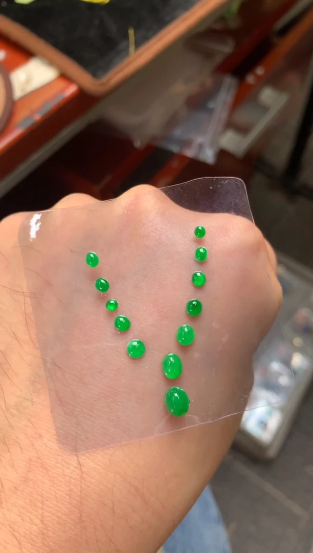 未镶嵌定制翡翠裸玉