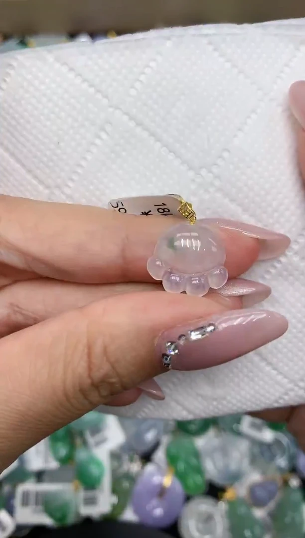 颈饰18K金镶嵌翡翠111111111111