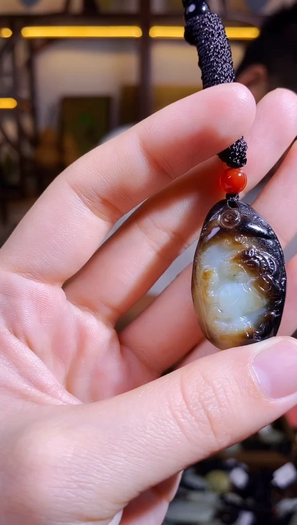 和田玉未镶嵌颈饰1