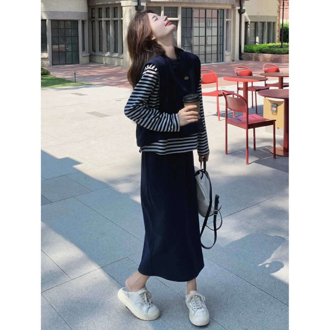 藏青色条纹卫衣套装裙女秋2025新款减龄背心半身裙三件套Q79022