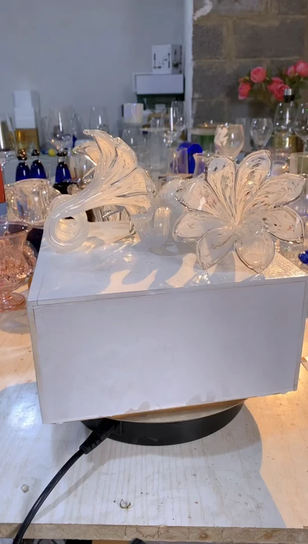 【闪购商品】人造水晶长腿的喇叭花白色长腿