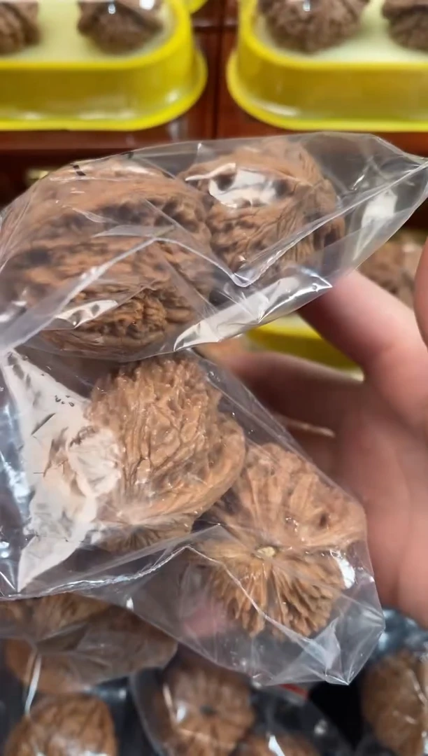 把件文玩核桃南疆石40尺随机发