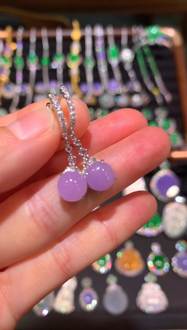 18K金镶嵌翡翠耳饰红椿紫蛋面耳坠