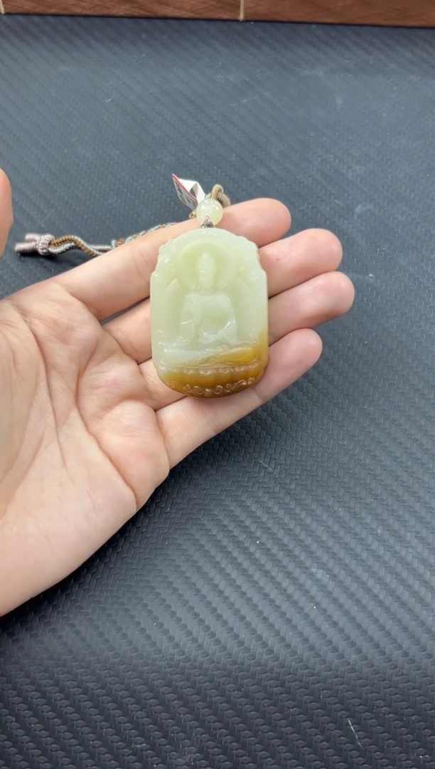 和田玉未镶嵌吊坠(赠链)若羌微色差吊坠