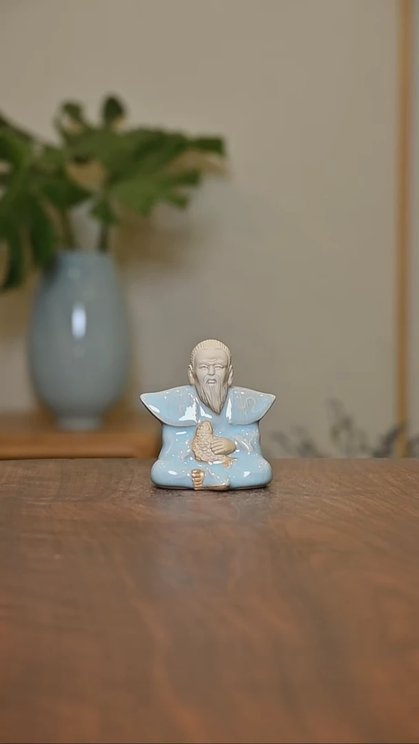 渔翁 天青 微瑕 无款