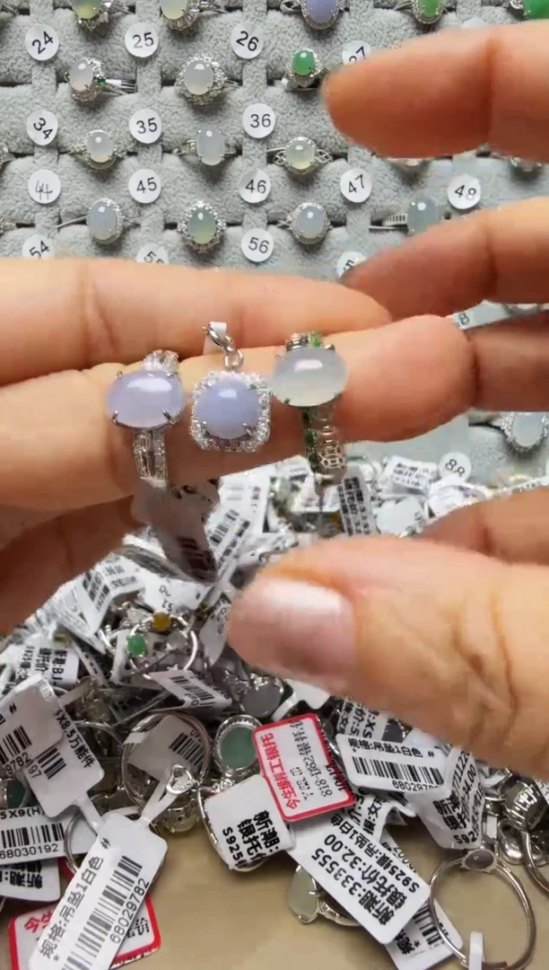 翡翠戒指银S925镶嵌通体925银镶缅甸A货翡翠戒指