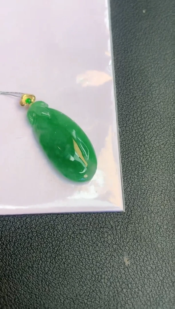 颈饰18K金镶嵌翡翠赠礼盒证书 丁丁