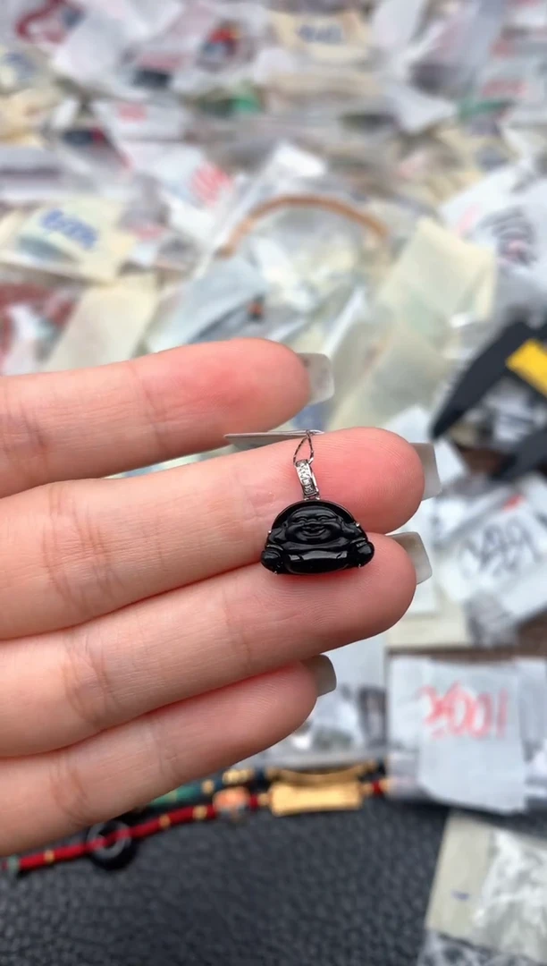 18K金镶嵌挂件翡翠一