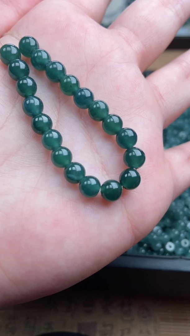 【闪购商品】翡翠手链未镶嵌多样性发货30颗卡6绿底