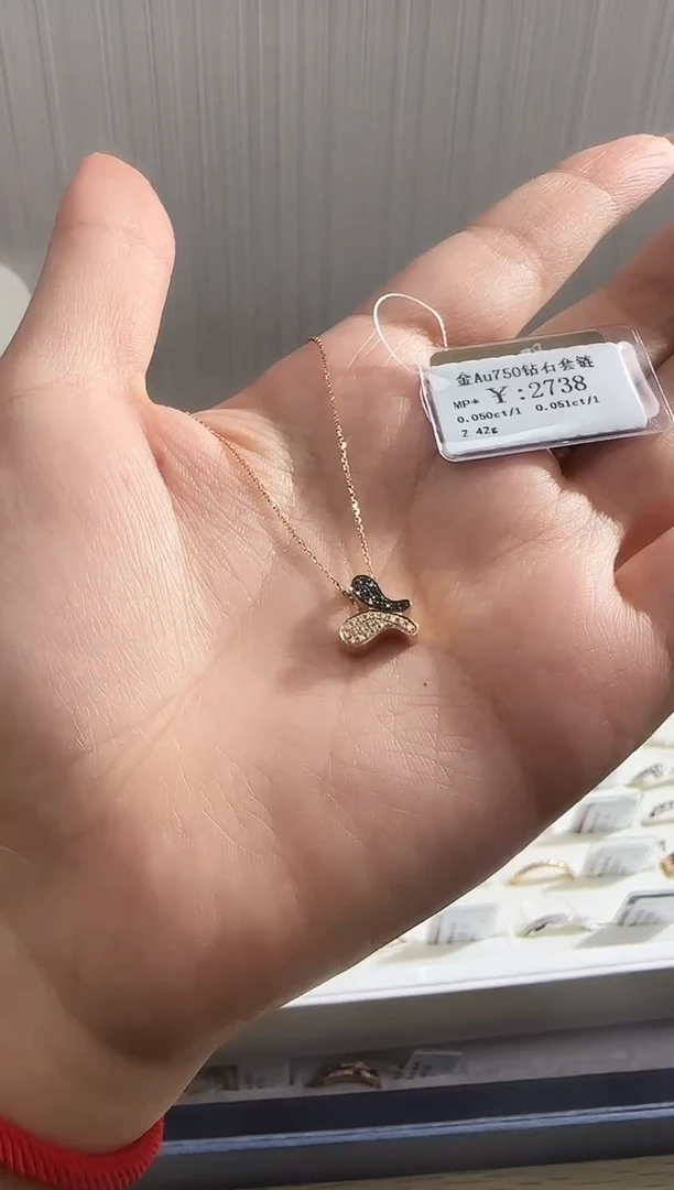 颈饰18K金镶嵌钻石乐**悠L2738-2190