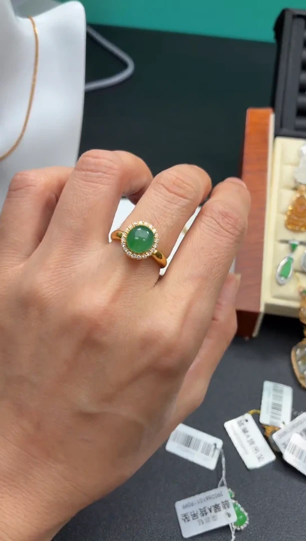 翡翠18K金镶嵌颈饰天然翡翠A货