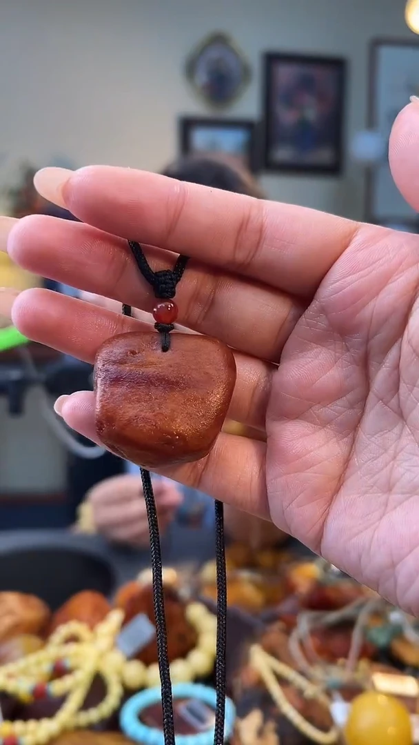 琥珀颈饰未镶嵌吊坠