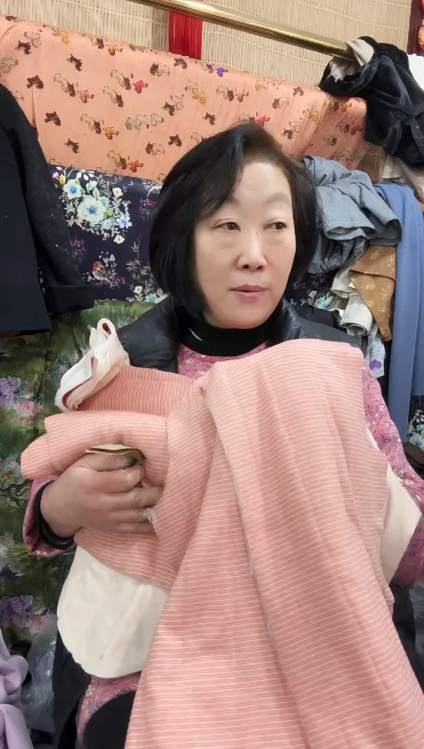 （小孩170码）童装双面德绒含羊毛蚕丝粉色条纹棉衣裁片一件