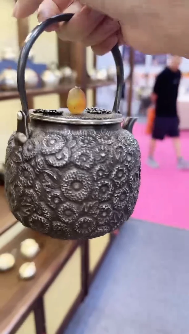 足银9999 纯银茶壶一个