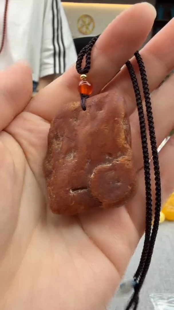 琥珀颈饰未镶嵌184秒拍号 假一罚三